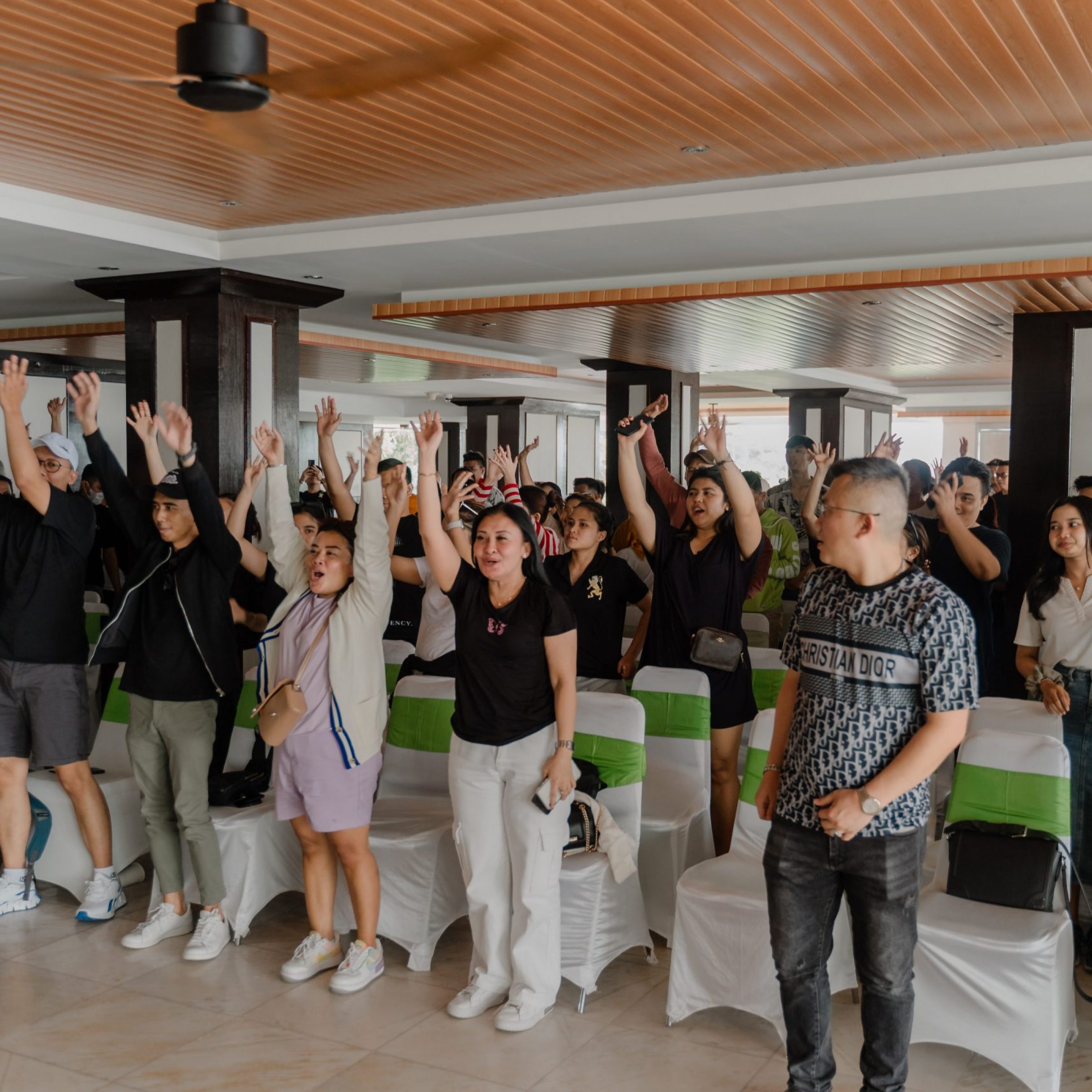 Antusiasme-para-karyawan-TPFx-terlihat-dari-hari-pertama-scaled