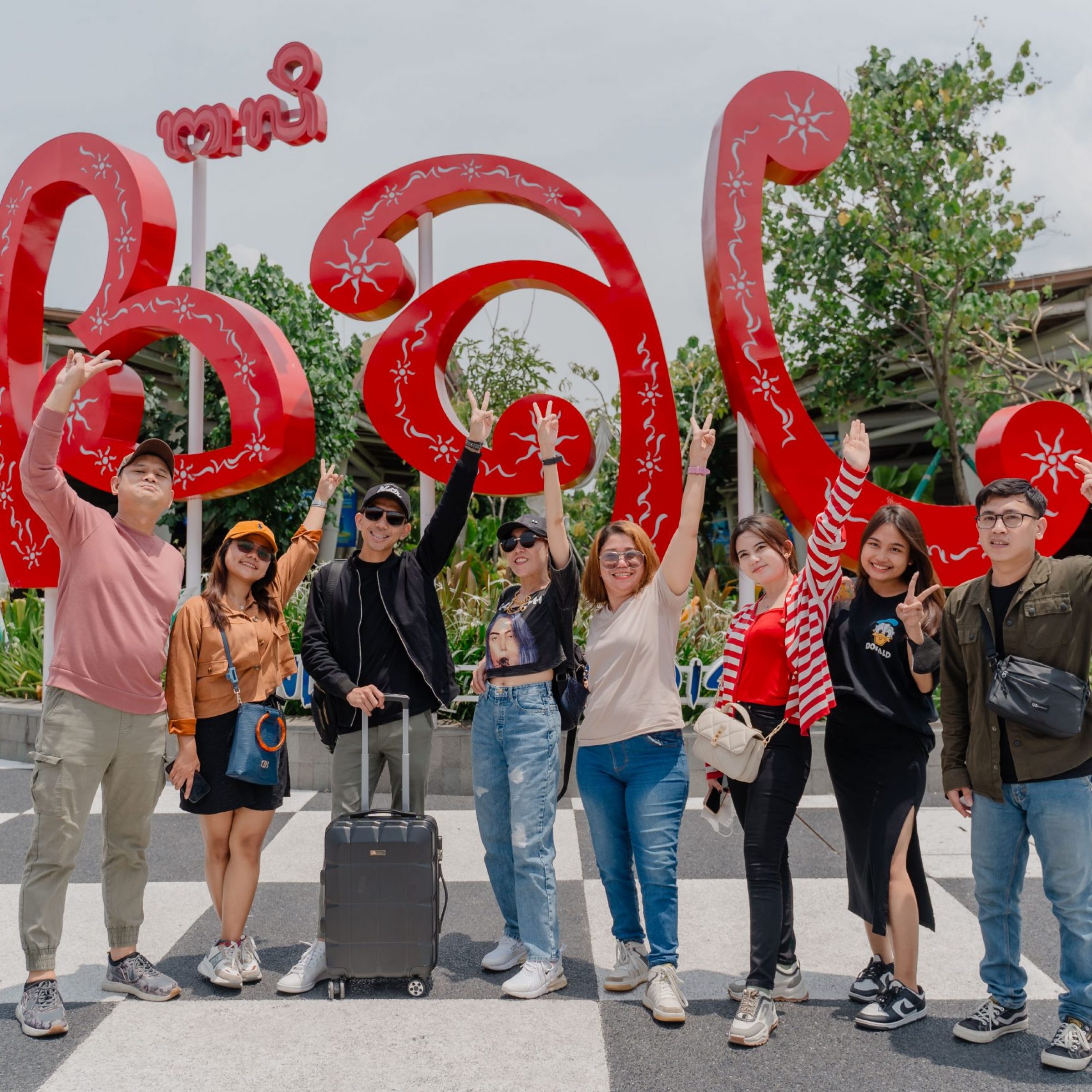 Kerja-tim-adalah-cara-orang-biasa-mencapai-tujuan-yang-luar-biasa-scaled